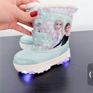 Frozen Waterproof Light-Up Snow Boots for girls - Size 9